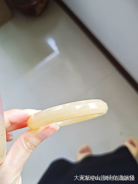 佘太翠水蜜桃手镯_玉石