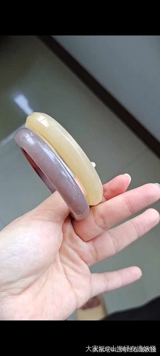 佘太翠水蜜桃手镯_玉石