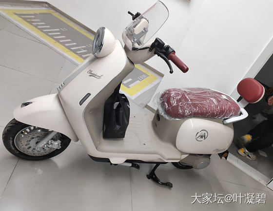 看我新买的车车