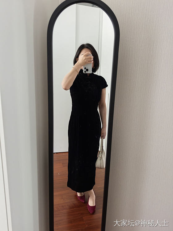 买了几年的旗袍没有机会穿，今天去参加婚礼刚好穿起来_穿搭
