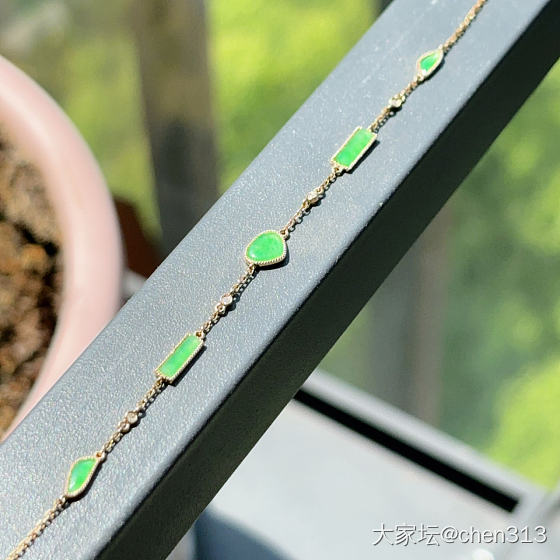 新入的甜阳绿翡翠手链_翡翠