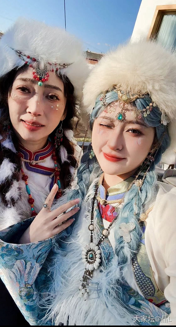 👧春节后第一次回家，被窝里试试手镯吧🎊感谢宝贝送的小蛋糕，每种口味都香甜浓郁😋星..._金