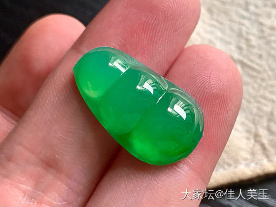 佳人美玉阳绿饱满福豆价5万_翡翠