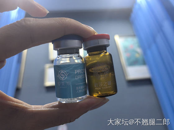 带婆婆妈去做了皮肤美容。_医美
