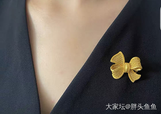 黄金胸针_胸饰金