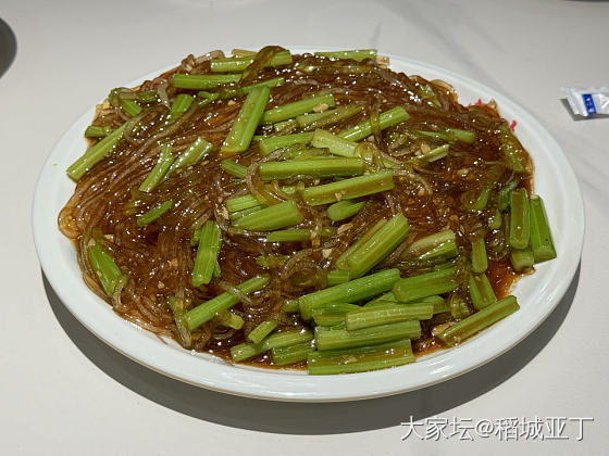 中午和我姑表弟他们出来吃饭。随便找的一家，我姑请的。_美食生活