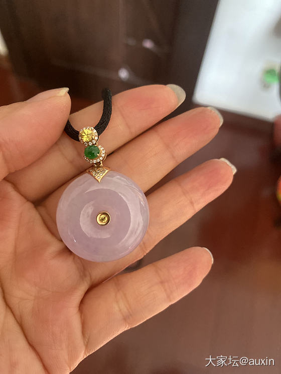 帮我看看这个平安扣值多少钱？_翡翠