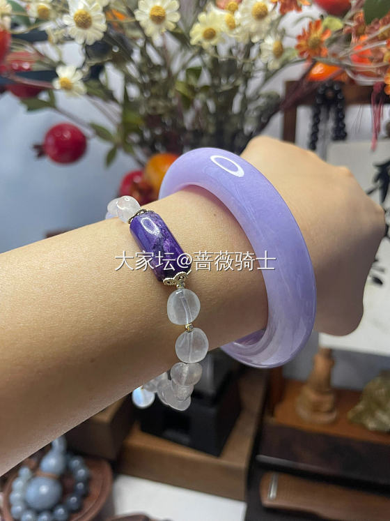 舒俱来和翡翠的紫，喜欢那种紫？_手镯吊坠翡翠