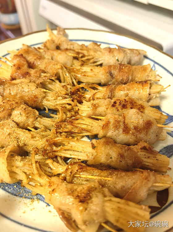 一天一个美食之金针菇和五花肉的爱_美食