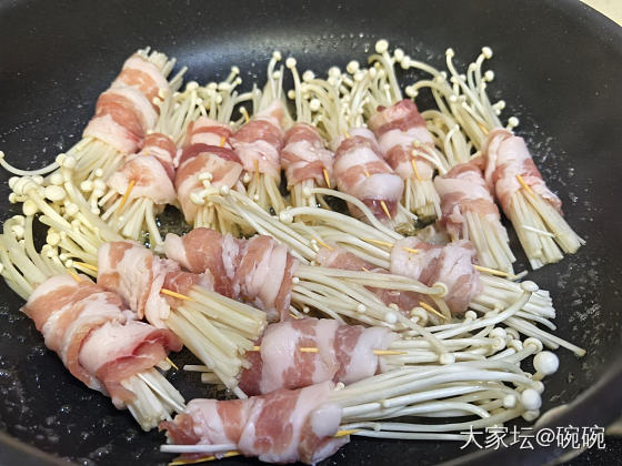 一天一个美食之金针菇和五花肉的爱_美食