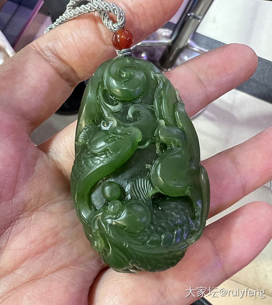 出老料俄碧连年有余牌_和田玉