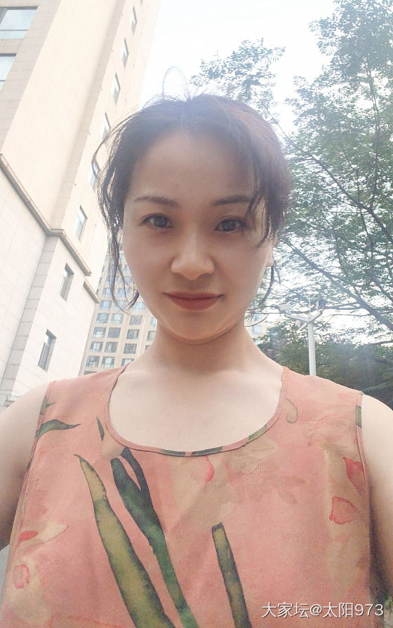 背心裙遛娃_穿搭