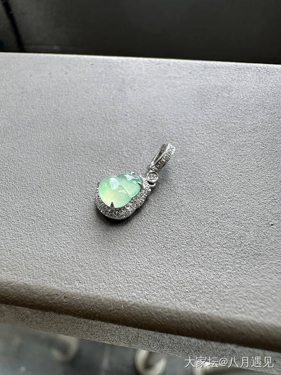 出一些真金真钻的翡翠戒指和翡翠滴溜_翡翠