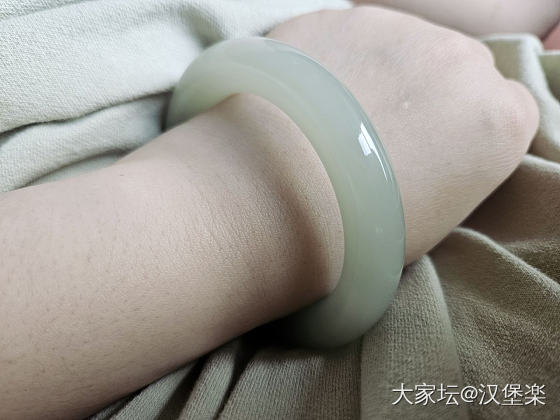 水水的和田玉也好看呢_和田玉