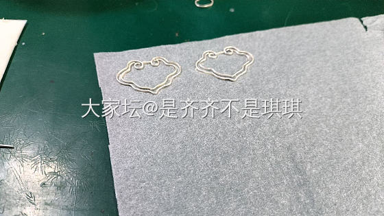 手搓花丝如意锁 成功_珠串