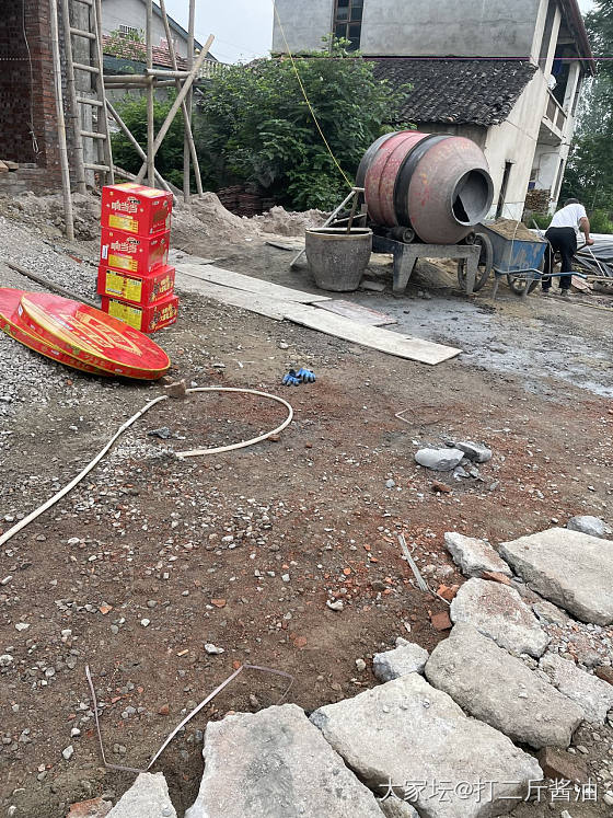 自建房今日上梁_闲聊房子
