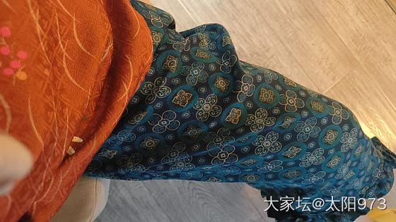 买了条花边裤_穿搭