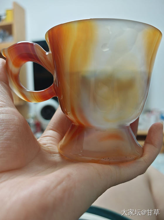 高脚的玛瑙杯还是蛮好用的_玉髓玛瑙