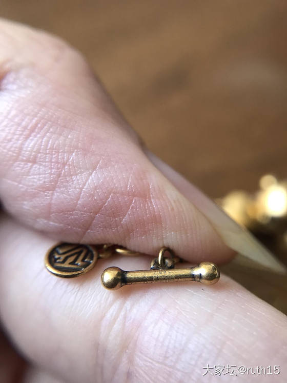 一套黑金首饰_金