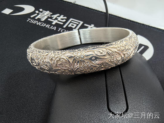 出白银传喜鹊登梅_银