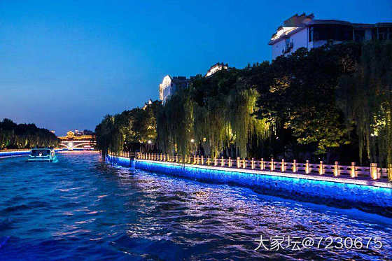 大运河边悠闲散步_景色