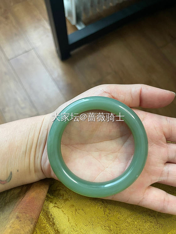 碧玉粉青一套_手镯和田玉