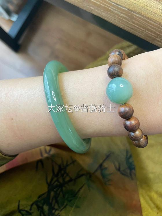 碧玉粉青一套_手镯和田玉