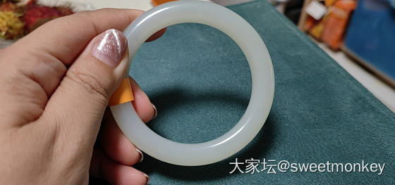 大家帮看看这个镯子1.5，留吗？_手镯和田玉玉石