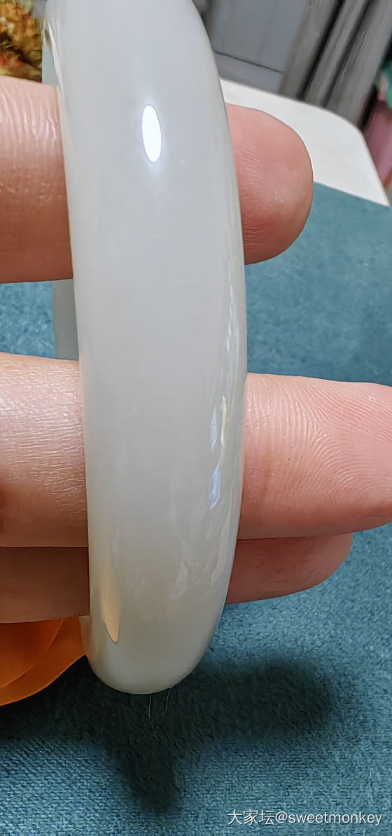 大家帮看看这个镯子1.5，留吗？_手镯和田玉玉石