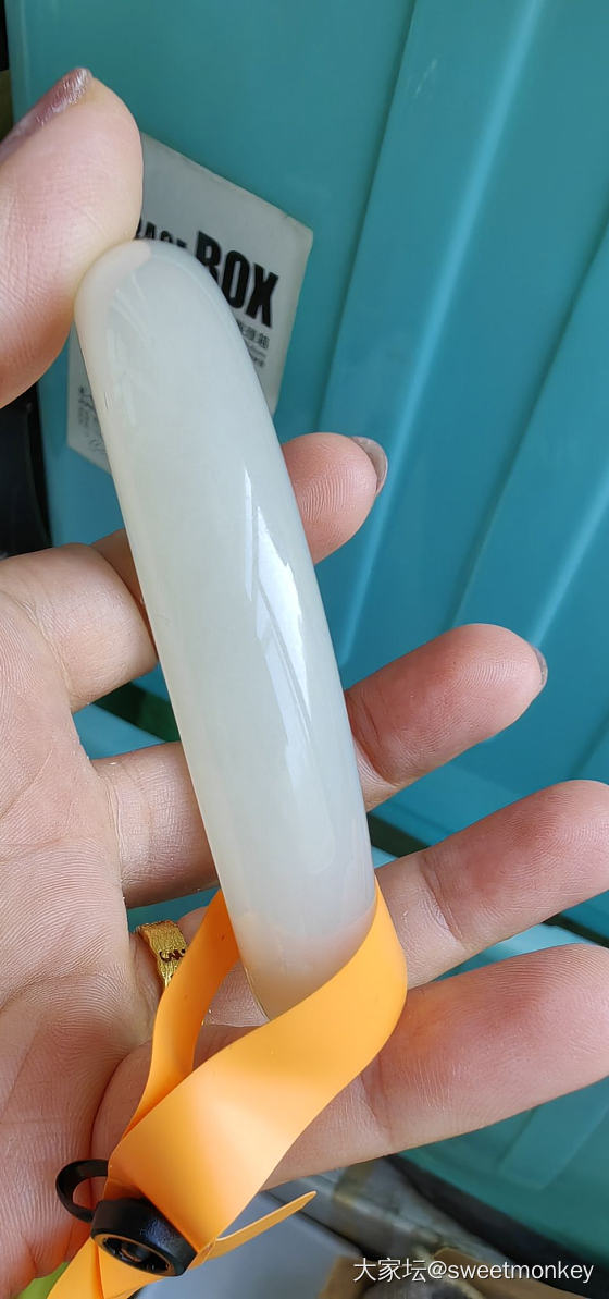 大家帮看看这个镯子1.5，留吗？_手镯和田玉玉石