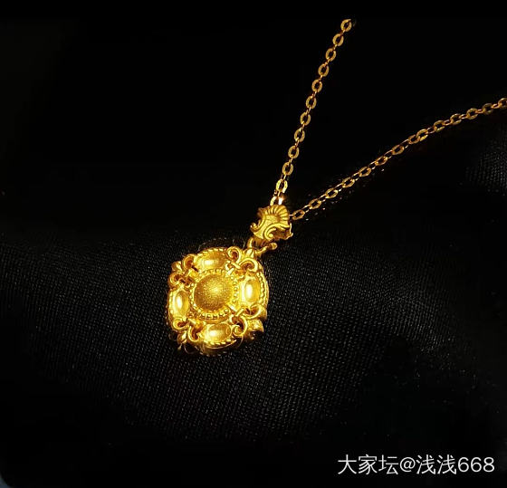 现在的项链都这么轻的么？_项链金