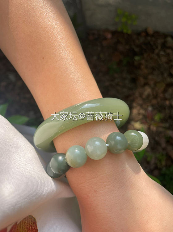 湖水绿大胖圆和籽料多宝_和田玉