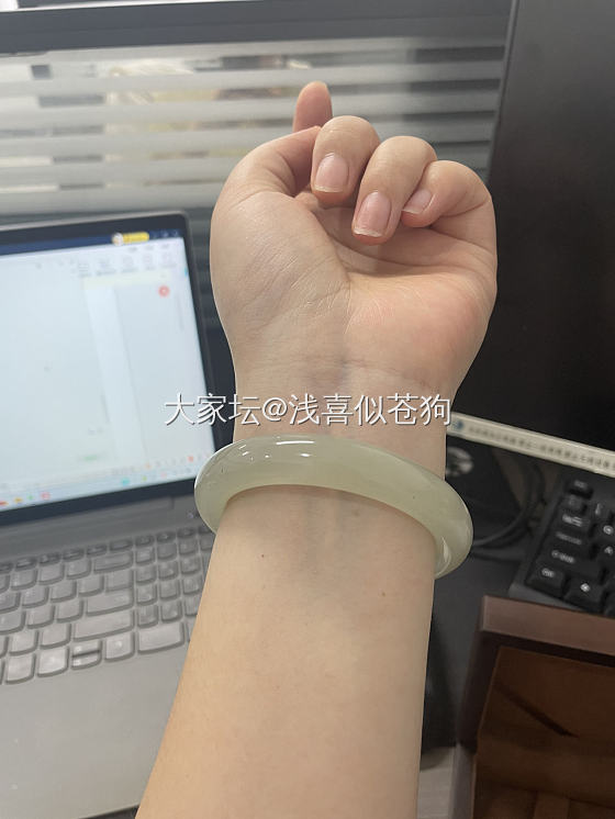 入门级别的翡翠买什么样的啊？求推荐呀_翡翠