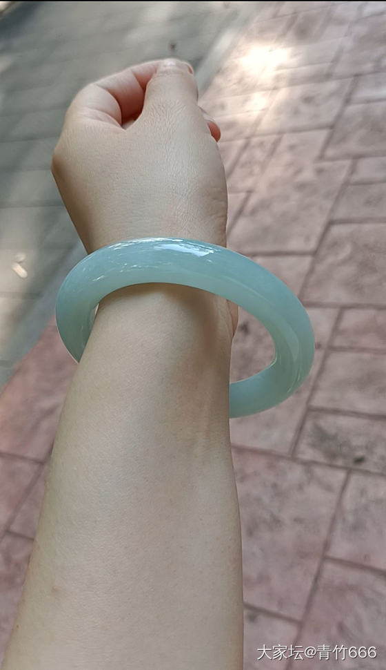 一支像和田玉的翡翠手镯_手镯翡翠
