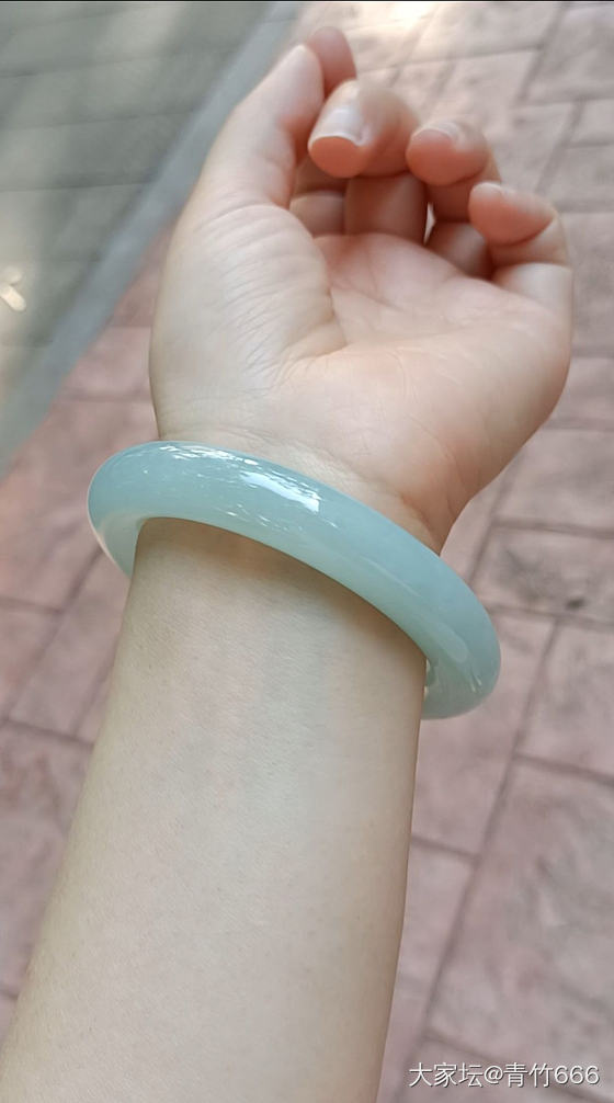 一支像和田玉的翡翠手镯_手镯翡翠