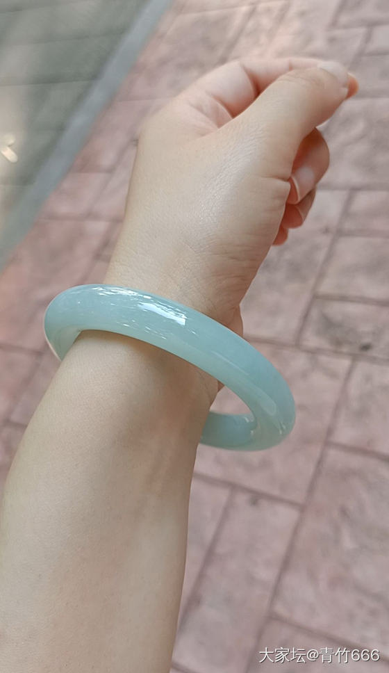 一支像和田玉的翡翠手镯_手镯翡翠