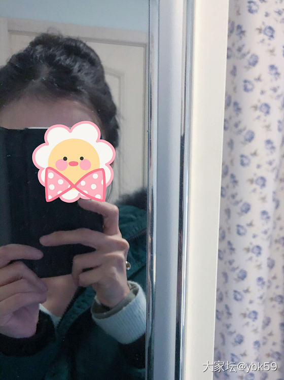 分享快速梳好饱满丸子头方法。_丽人闲聊