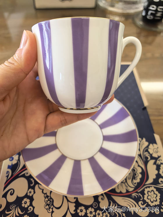 俄皇的咖啡杯，大大小小，都是那么可爱。要翘起兰花指，品咖啡☕_闲聊