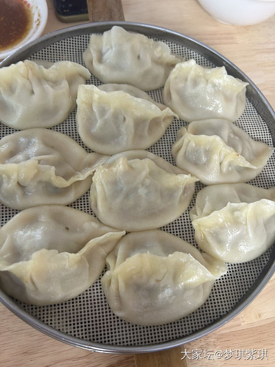 老妈不在家～今天午餐🍱～来个海胆灌汤包～_美食