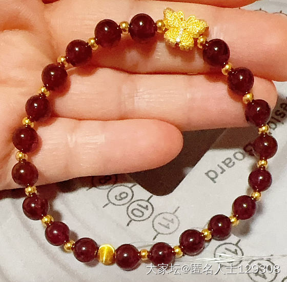 蝴蝶是18k的，跟足金对比好像也看不太出来区别_金