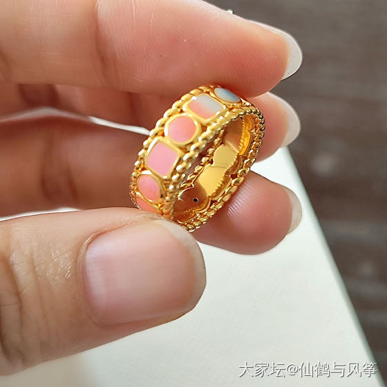 儿童节早上收了好几件快递，拆美物好开心啊_金