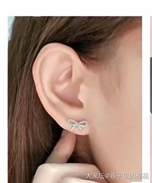 18k钻石蝴蝶结耳钉_金