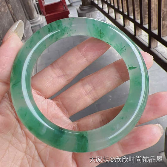 非洲翠圆条手镯超美_玉石