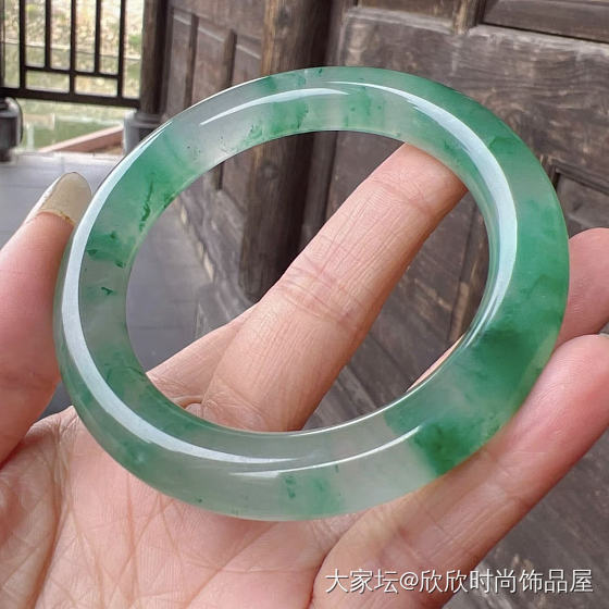 非洲翠圆条手镯超美_玉石