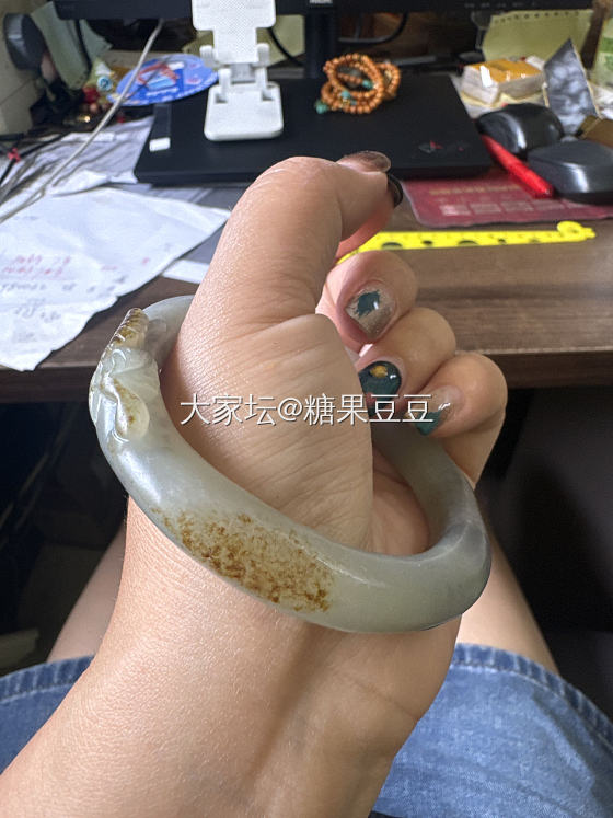 出3个56左右圈口的籽料带皮手镯_和田玉