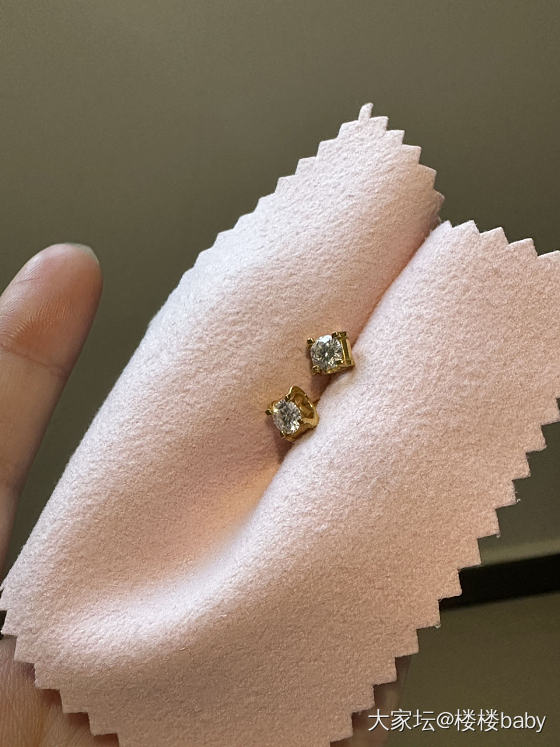 足金莫桑牛头耳钉_金