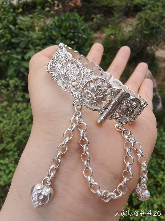 金子太贵买不动了，买了个银镯子，真好看👀_银
