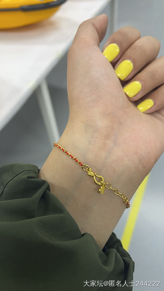 晒美甲💅_彩妆
