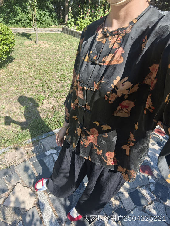 今日八段锦已完成打卡！🥳🥳🥳
长期混迹在老年人队伍当中 ，显得年轻多了😂😂😂
队..._生活