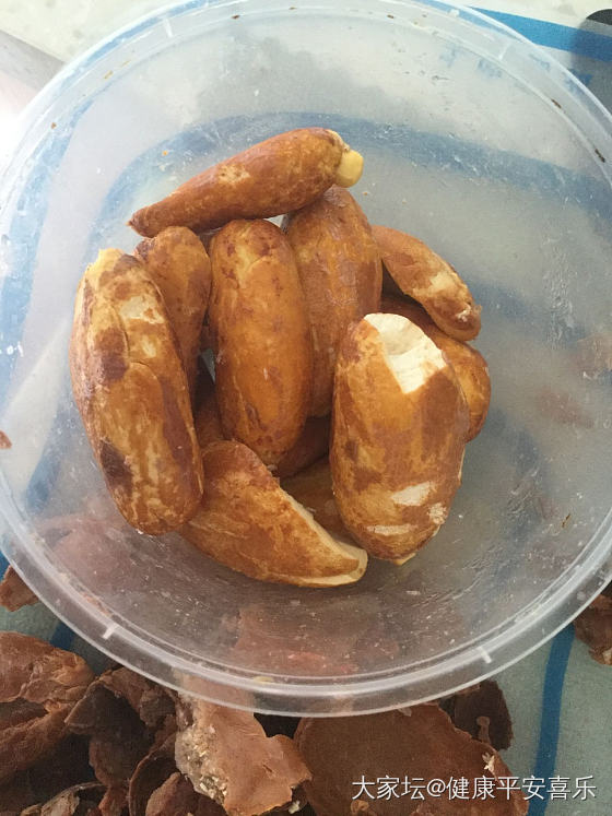 这你受得了吗，把自己宠成宝宝，吃了个小蛋糕和榴莲，蛋糕榴莲精神面貌如图满足哈哈_美食